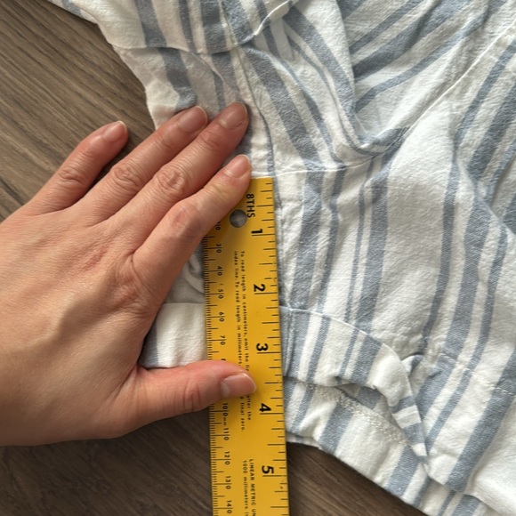 Uniqlo Linen/Cotton Blend Elastic Waist Striped Shorts in Sz Small - Picture 8 of 9